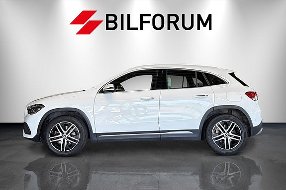 Mercedes-Benz GLA220 d 2 of 21