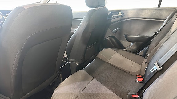 Hyundai i20 11 of 16