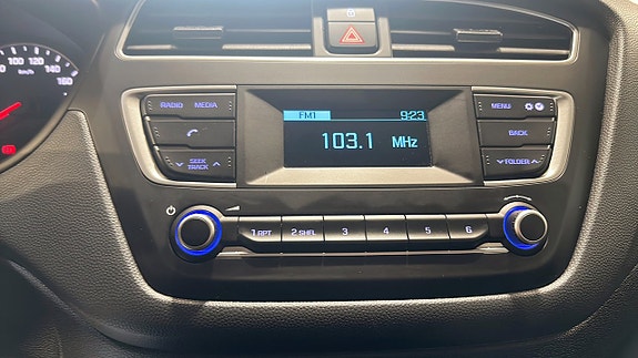 Hyundai i20 9 of 16