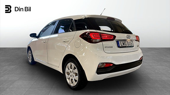 Hyundai i20 3 of 16
