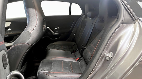 Mercedes-Benz CLA200 11 of 12