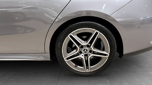 Mercedes-Benz CLA200 6 of 12