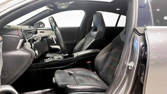 Mercedes-Benz CLA200 8 of 12