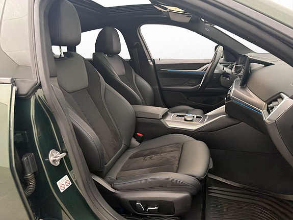BMW i4 28 of 30