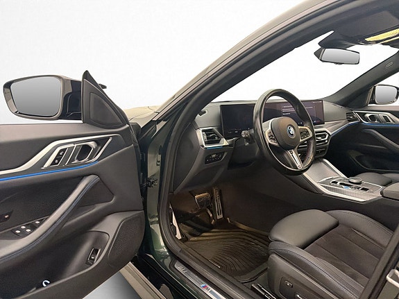BMW i4 11 of 30