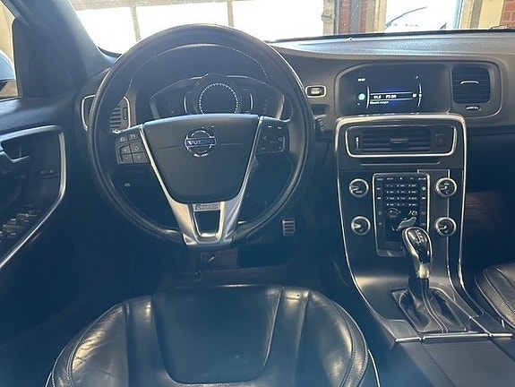 Volvo V60 12 of 26