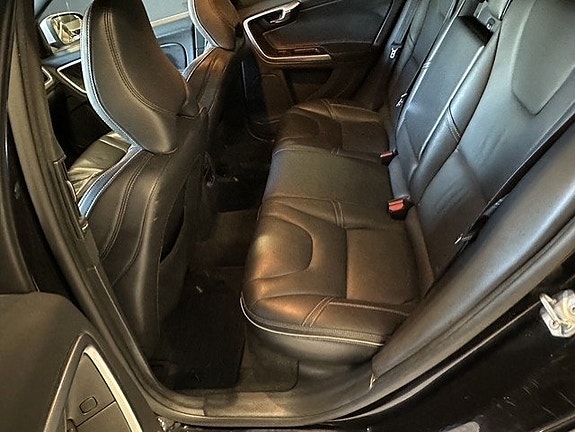 Volvo V60 21 of 26