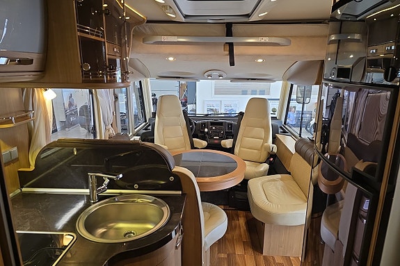 Hymer B 678 3.0 177hk Automat Hydrauliska ben/Ugn/Solcell/5-bältad 12 of 30