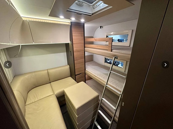 Adria Alpina 763 UK Premium barnkammarvagn med skinninred 8 of 12