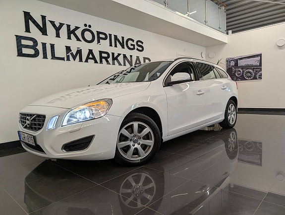 Volvo V60 2 of 16