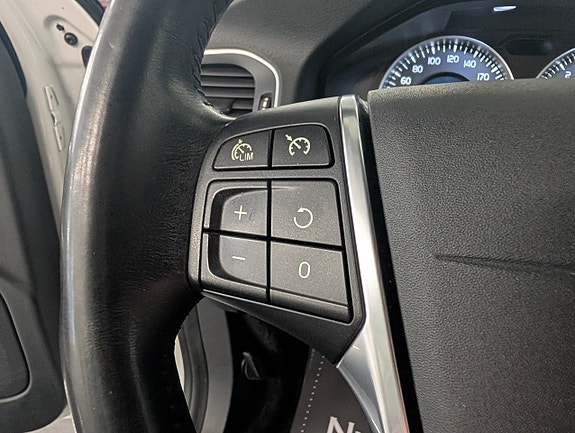 Volvo V60 15 of 16