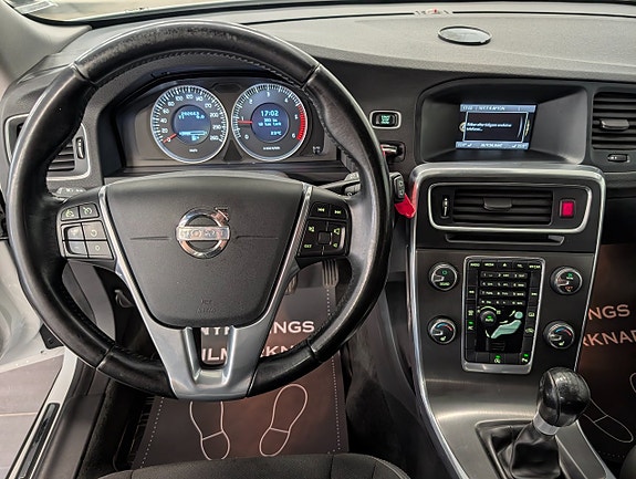 Volvo V60 10 of 16