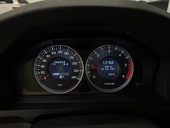 Volvo V60 11 of 16