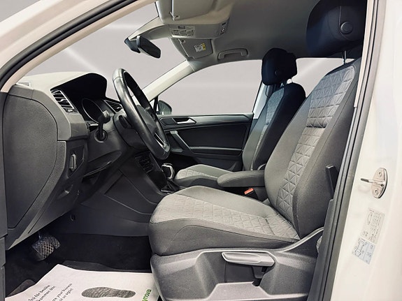 Volkswagen Tiguan 12 of 27