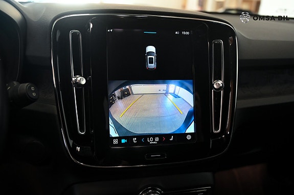 Volvo XC40 17 of 18