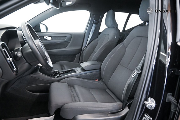 Volvo XC40 8 of 18
