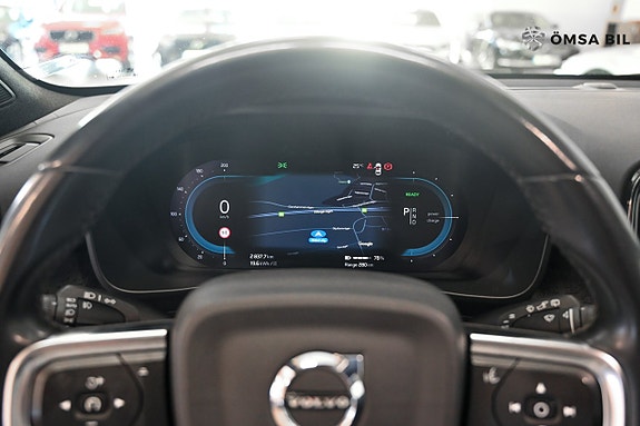 Volvo XC40 13 of 18