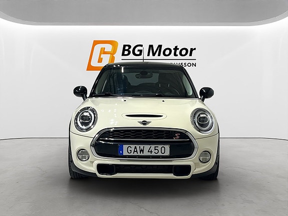 MINI Cooper S 2 of 19