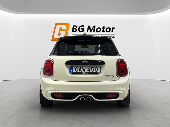 MINI Cooper S 5 of 19