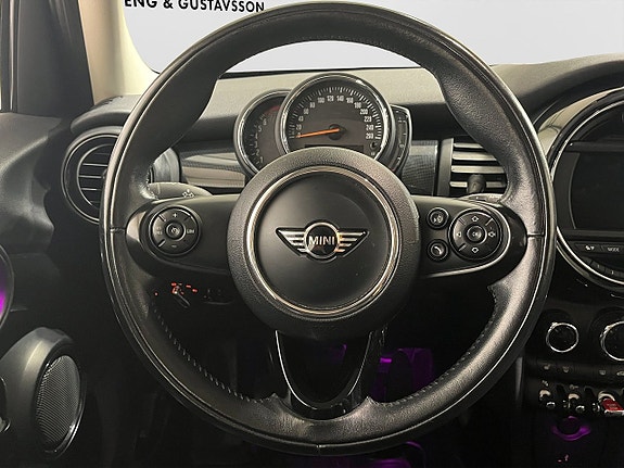 MINI Cooper S 13 of 19
