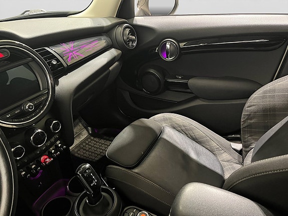 MINI Cooper S 15 of 19