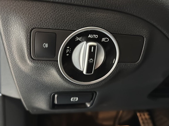 Mercedes-Benz CLA220 d 18 of 21