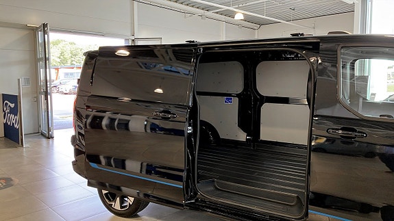 Ford E-Custom 11 of 12