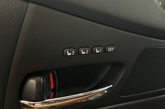 Lexus RX450h 24 of 26