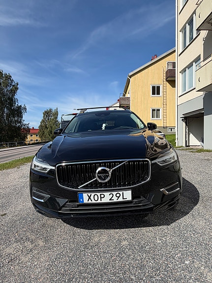Volvo XC60 2 of 16