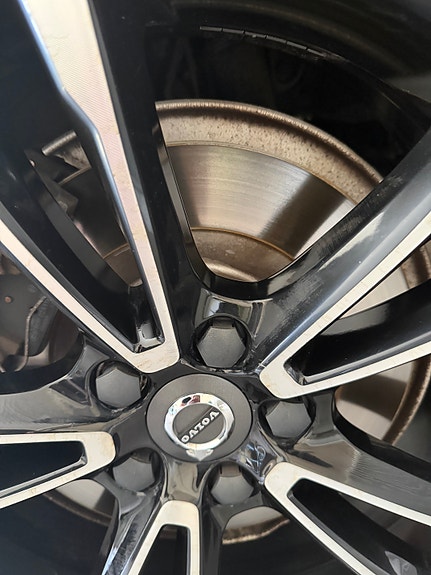 Volvo XC60 15 of 16