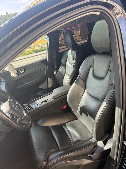 Volvo XC60 9 of 16