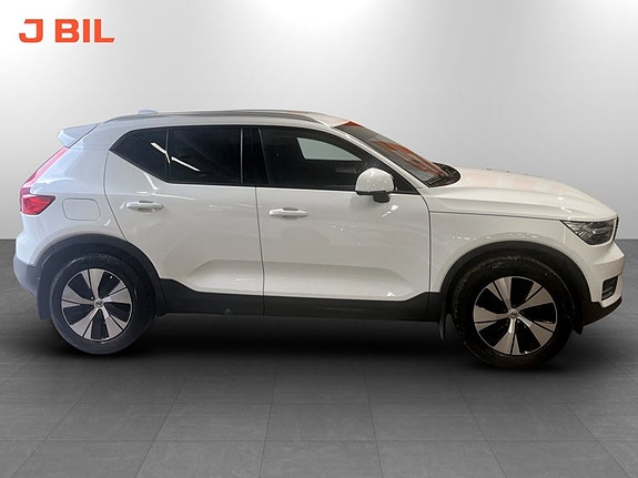 Volvo XC40 13 of 15