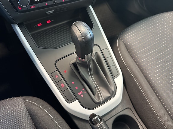 Seat Arona 12 of 14