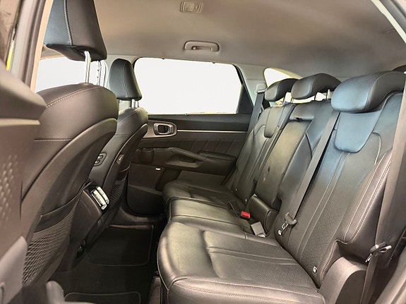 Kia Sorento 14 of 25