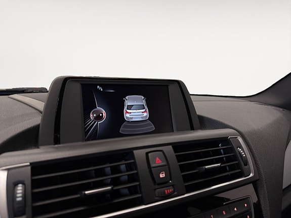 BMW 118i 17 of 23