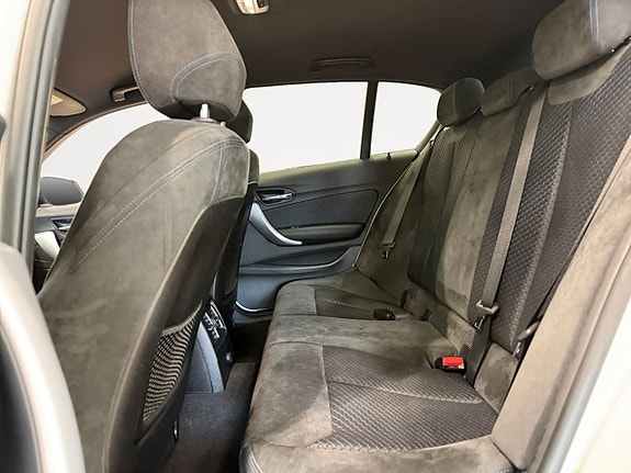 BMW 118i 14 of 23