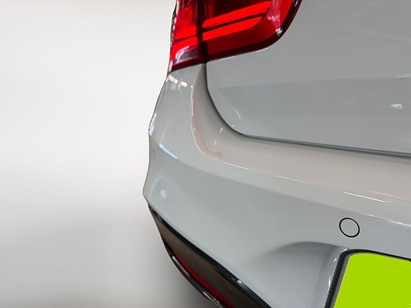 BMW 118i 18 of 23