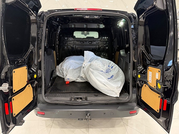 Ford Transit Connect 18 of 19