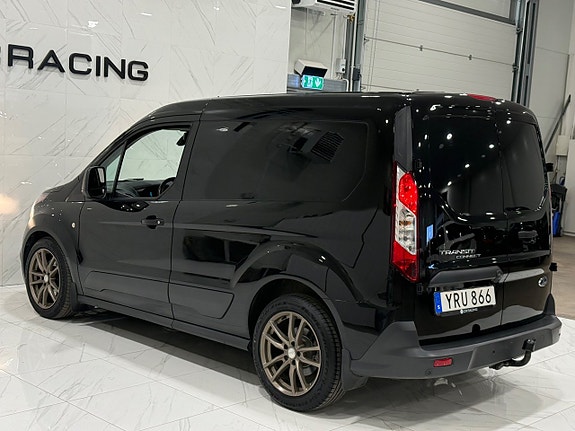 Ford Transit Connect 16 of 19