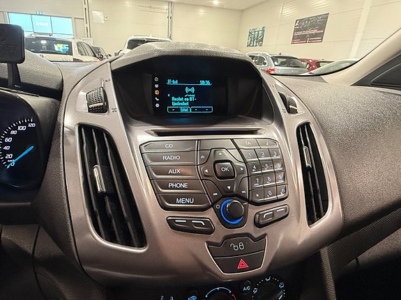 Ford Transit Connect 9 of 19