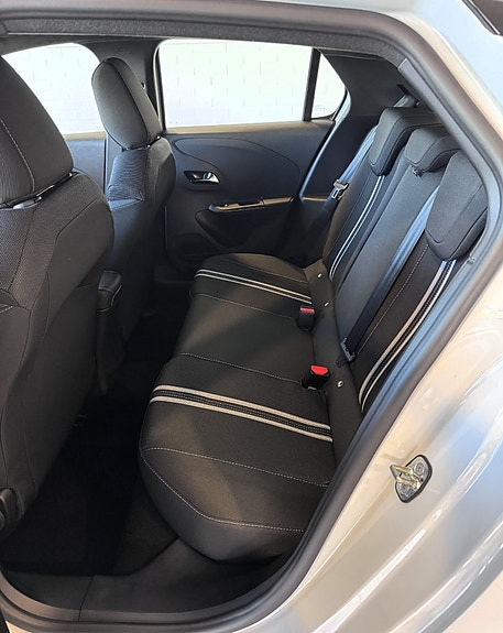 Opel Corsa 11 of 15