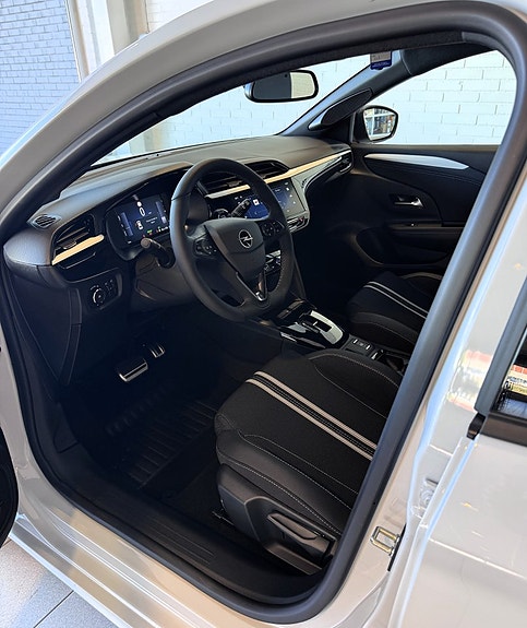 Opel Corsa 12 of 15