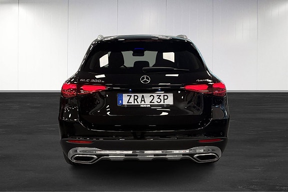Mercedes-Benz GLC300 e 24 of 24