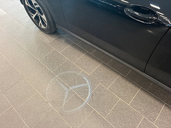 Mercedes-Benz GLC300 e 14 of 24