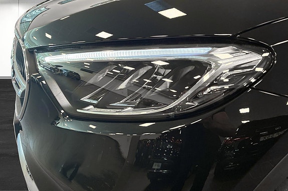 Mercedes-Benz GLC300 e 13 of 24