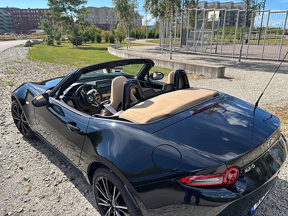 Mazda MX-5 4 of 10