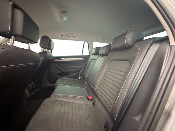 Volkswagen Passat 29 of 30