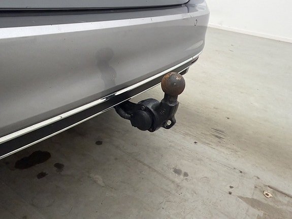 Volkswagen Passat 10 of 30