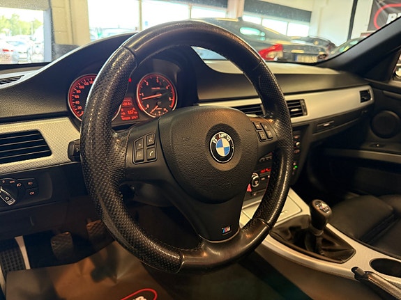 BMW 330d 14 of 25