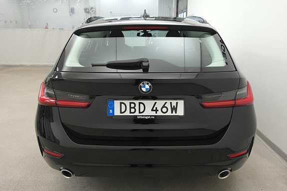 BMW 330e 17 of 21